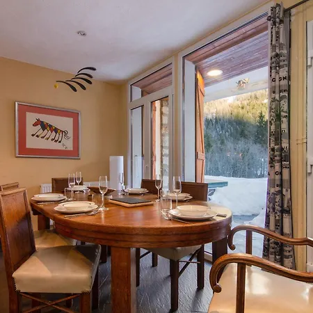 Glacier Chalet *