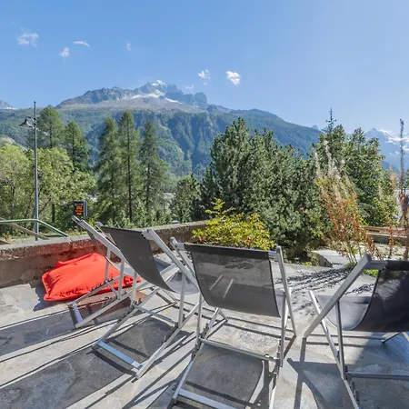 Chalet Glacier - Happy